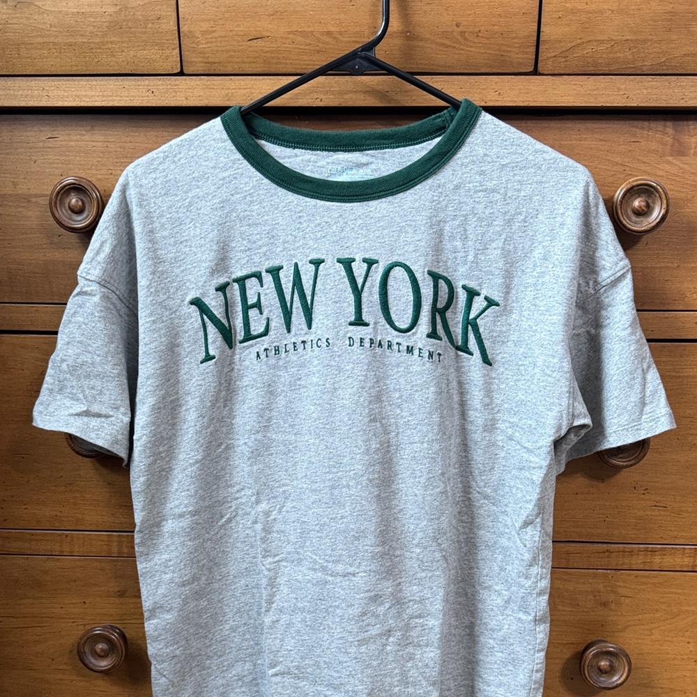 Cat & Jack Gray and Green New York Tee